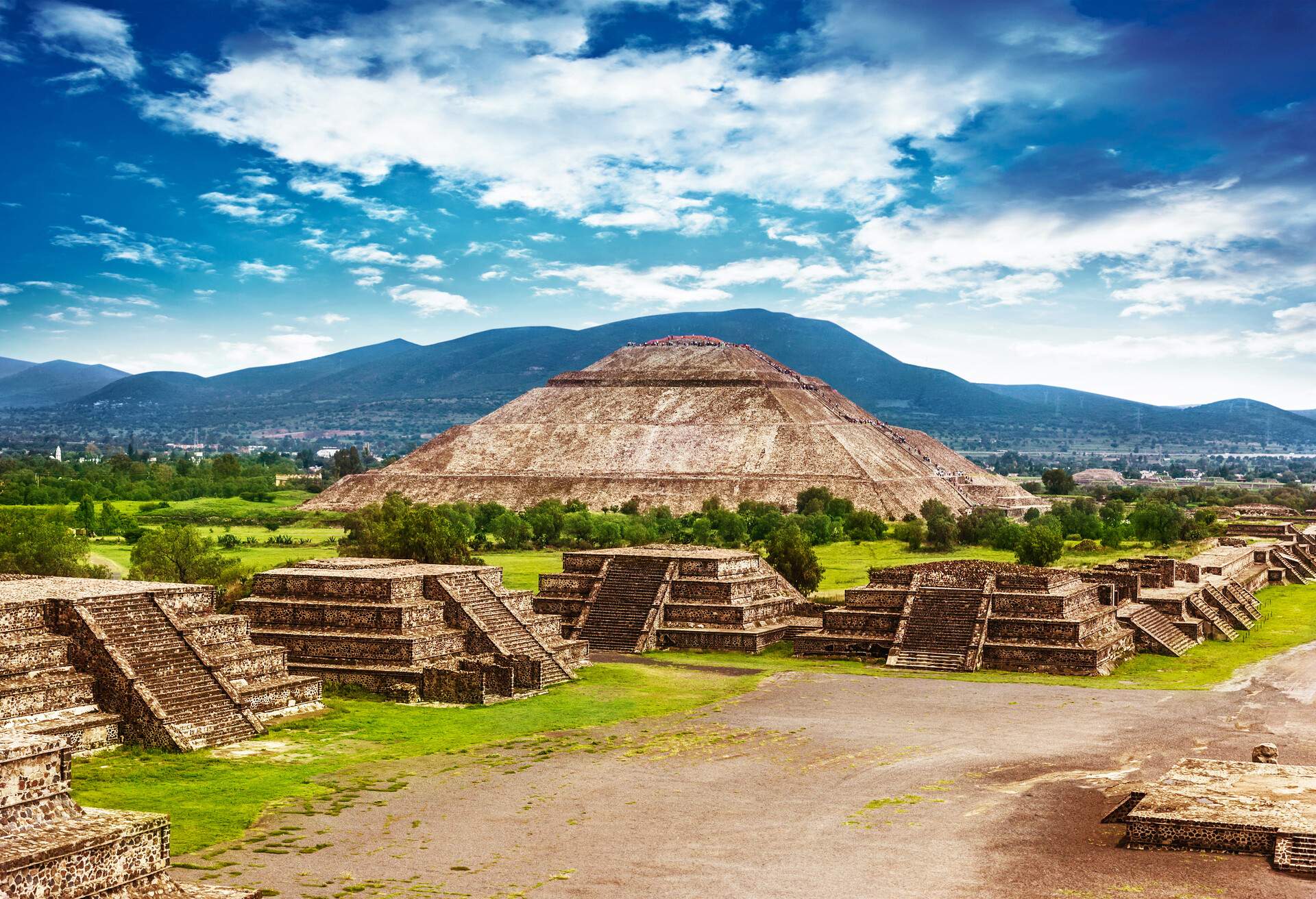 Pyramids of the Sun and Moon on the Avenue of the Dead, Teotihuacan ancient historic cultural city, old ruins of Aztec civilization, Mexico, North America, world travel