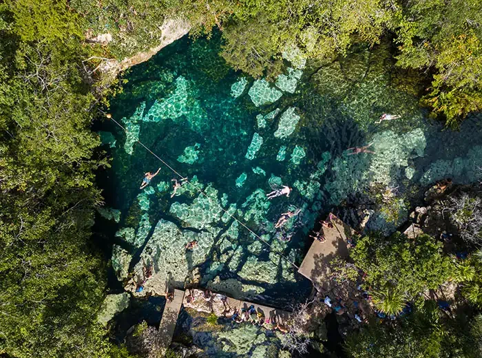 Ya elegiste estratégicamente tu lugar para chapotear en el Cenote Azul?