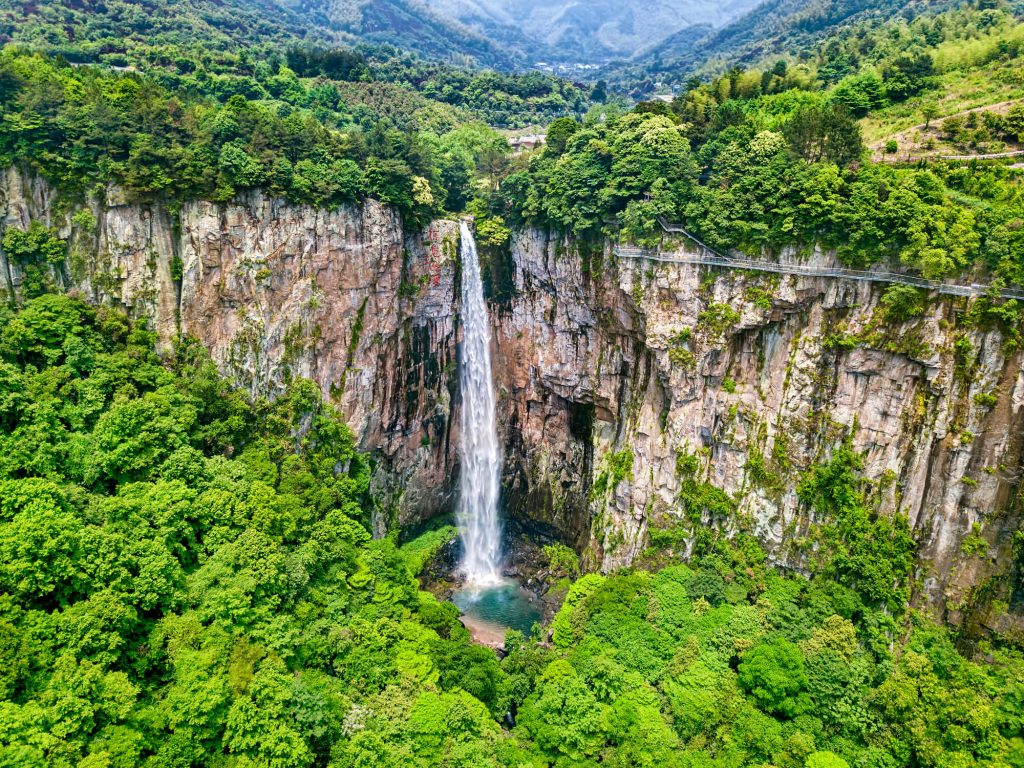 cascada-piedra-volada