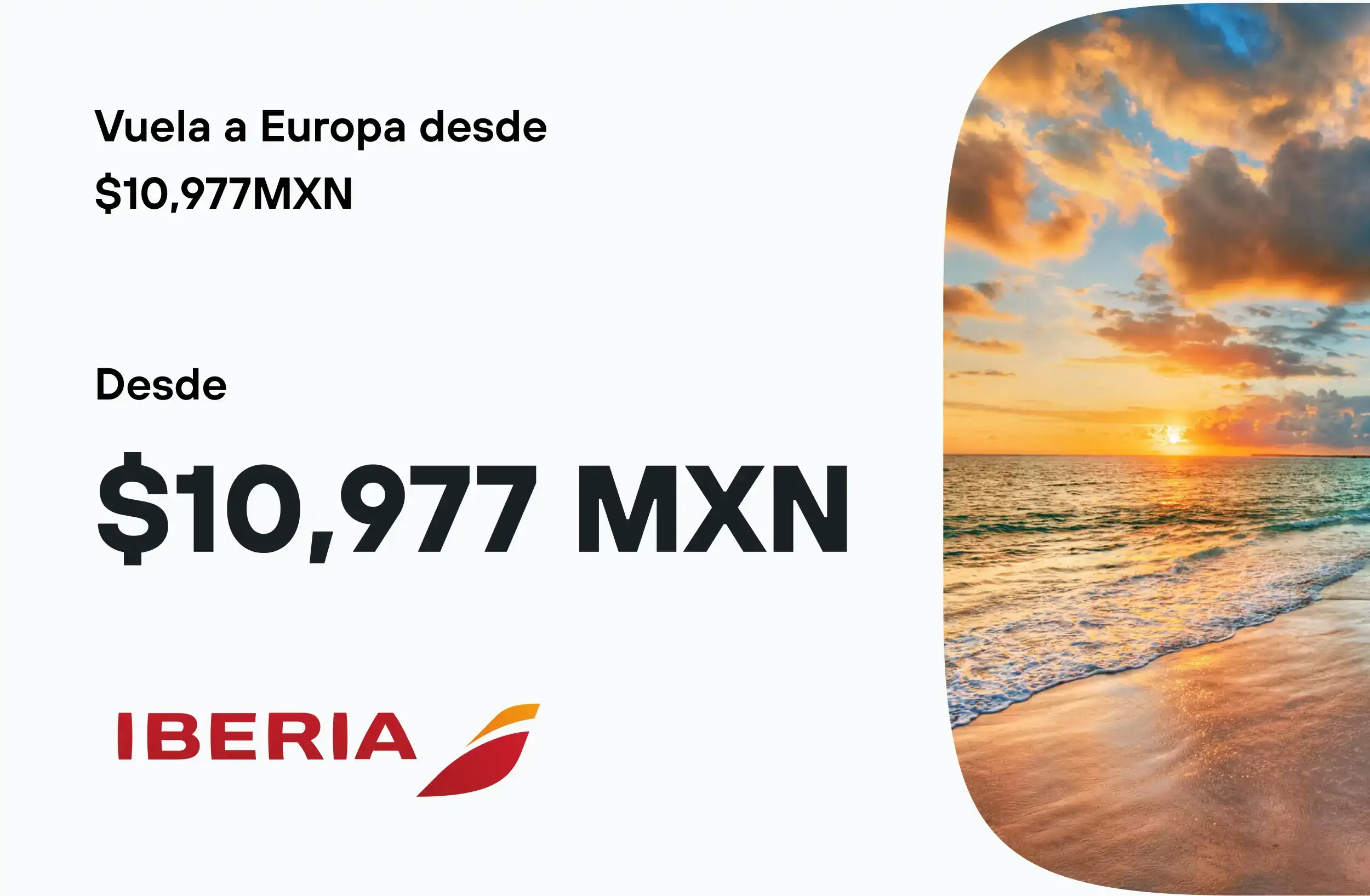 Playa dorada al atardecer con cielo colorido, ilustrando vuelos a Europa desde $10,977 MXN con la aerolínea Iberia.