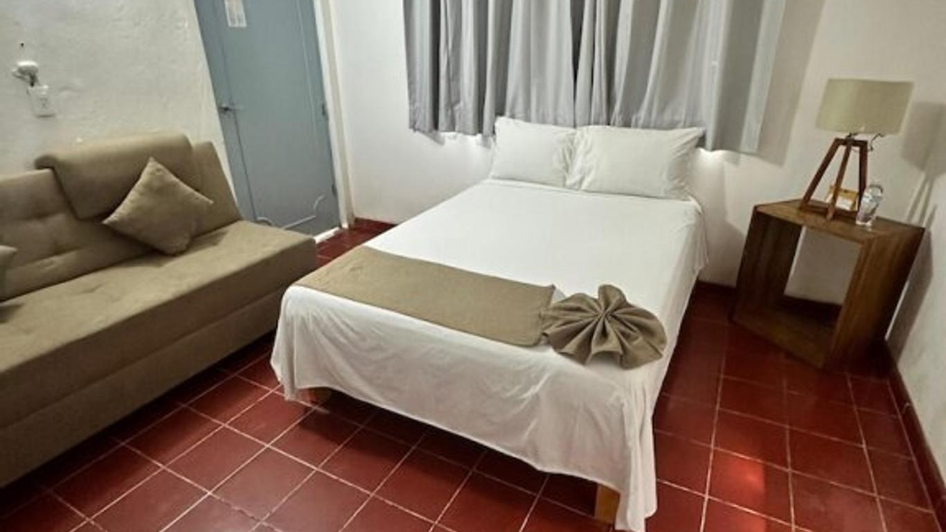 Creta Hotel & Suites