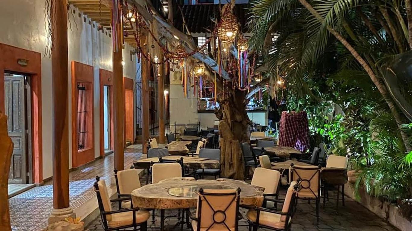 Hotel Raices de Mar