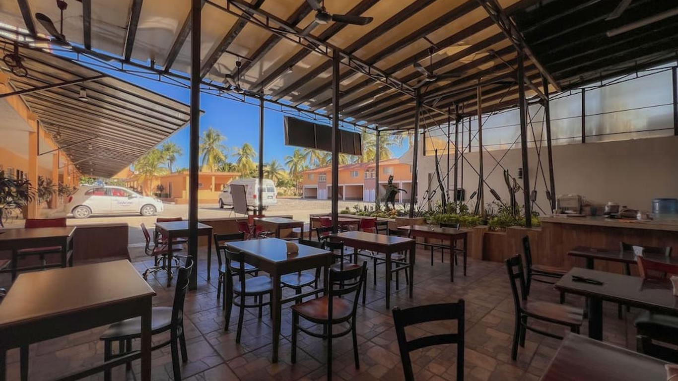 Hotel Oasis