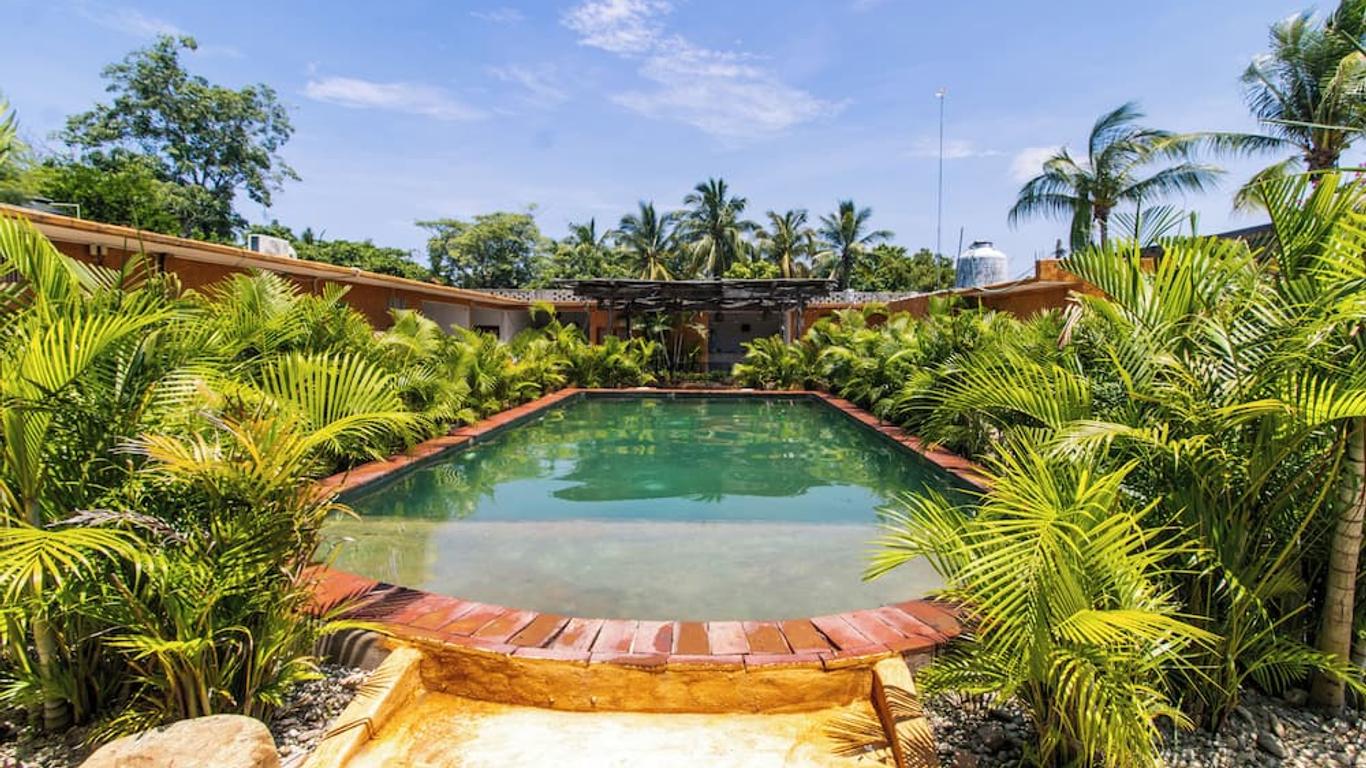 Hidden Port Melrose Place