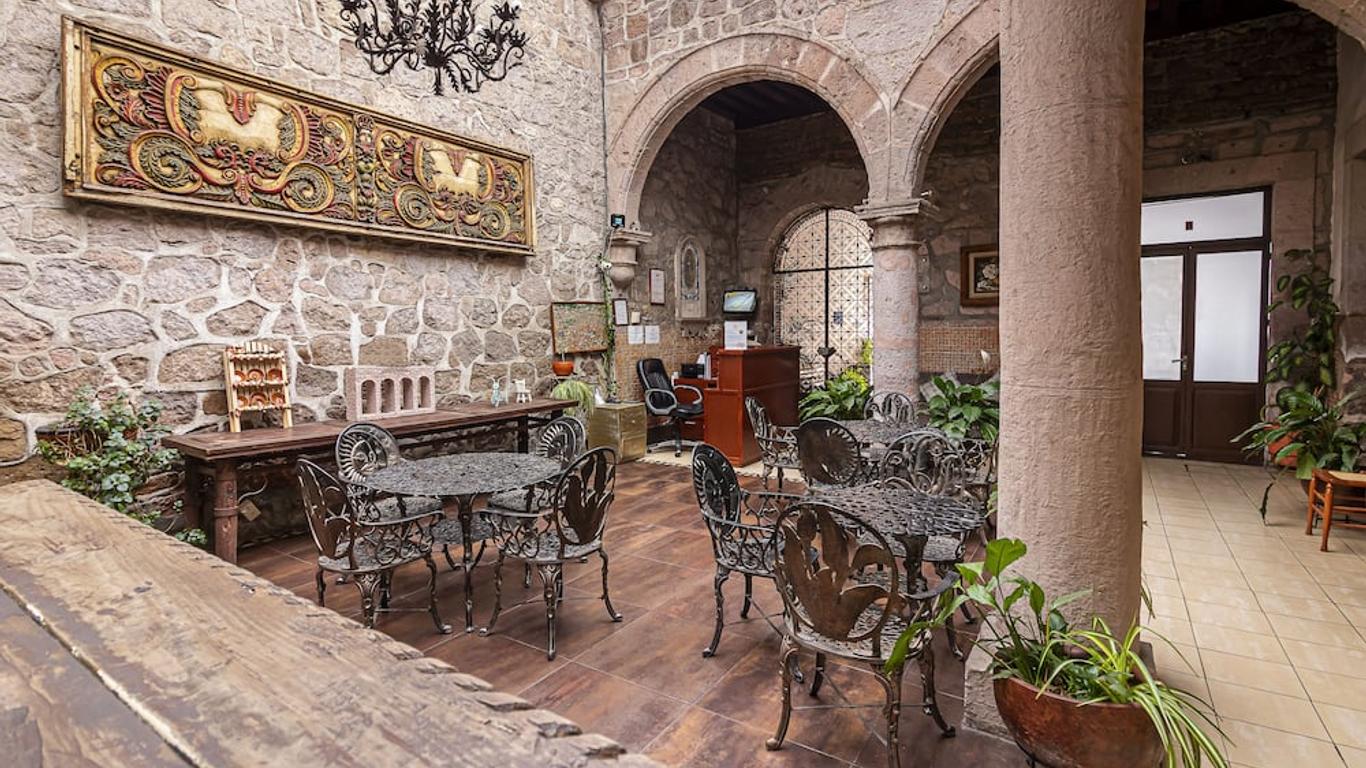 Hotel Cantera Rosa