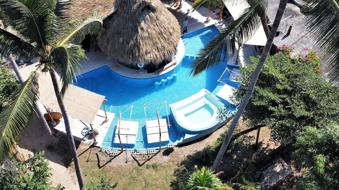 Hotel Ashly Loma Larga