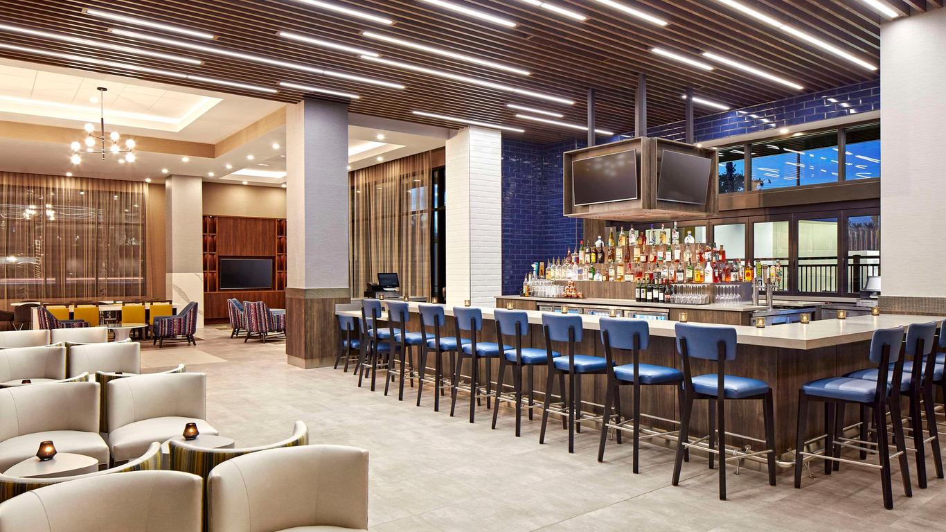 Cambria Hotel and Suites Anaheim Resort Area