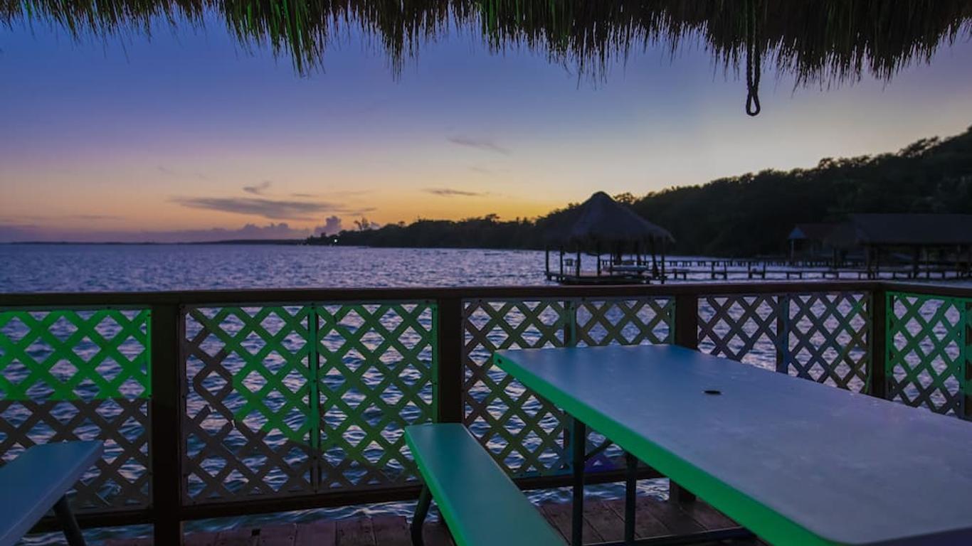 Casa Aakal Lagoon Front