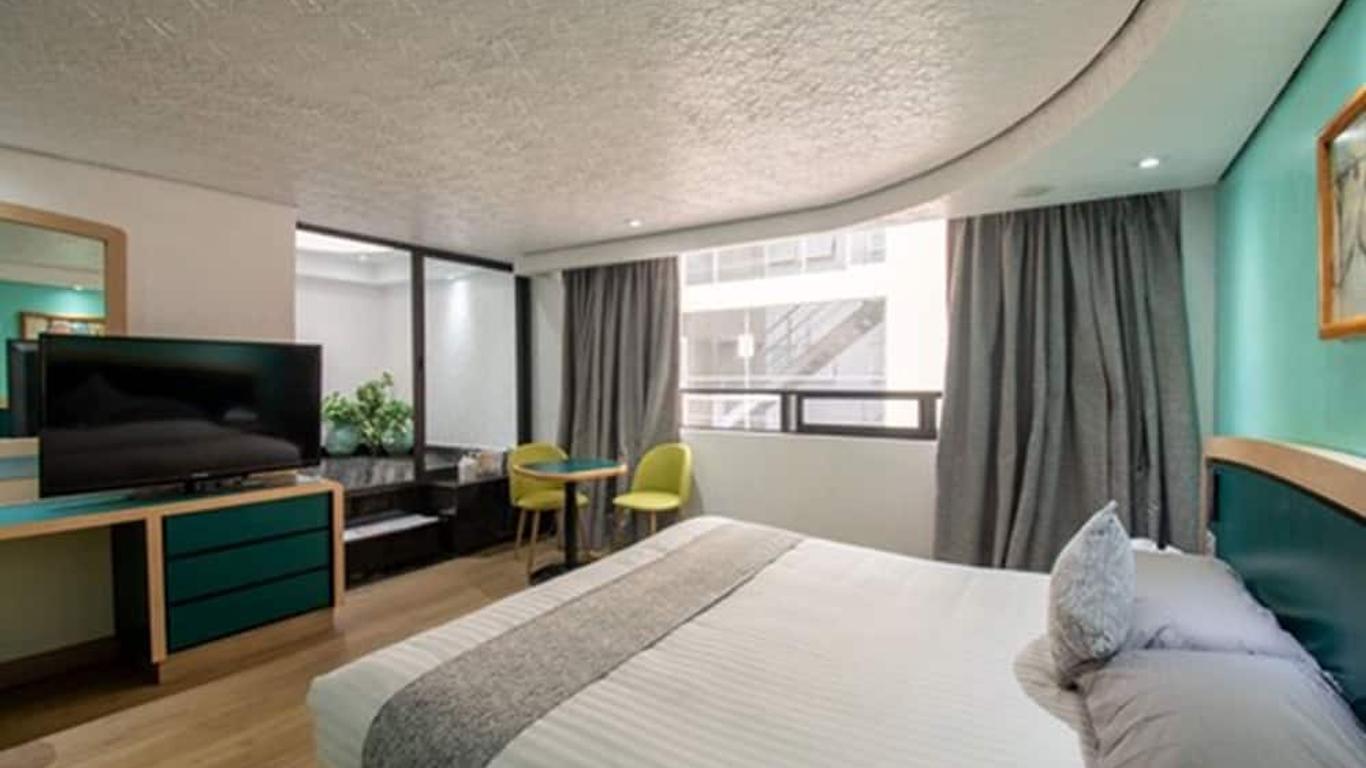 Hotel Embassy