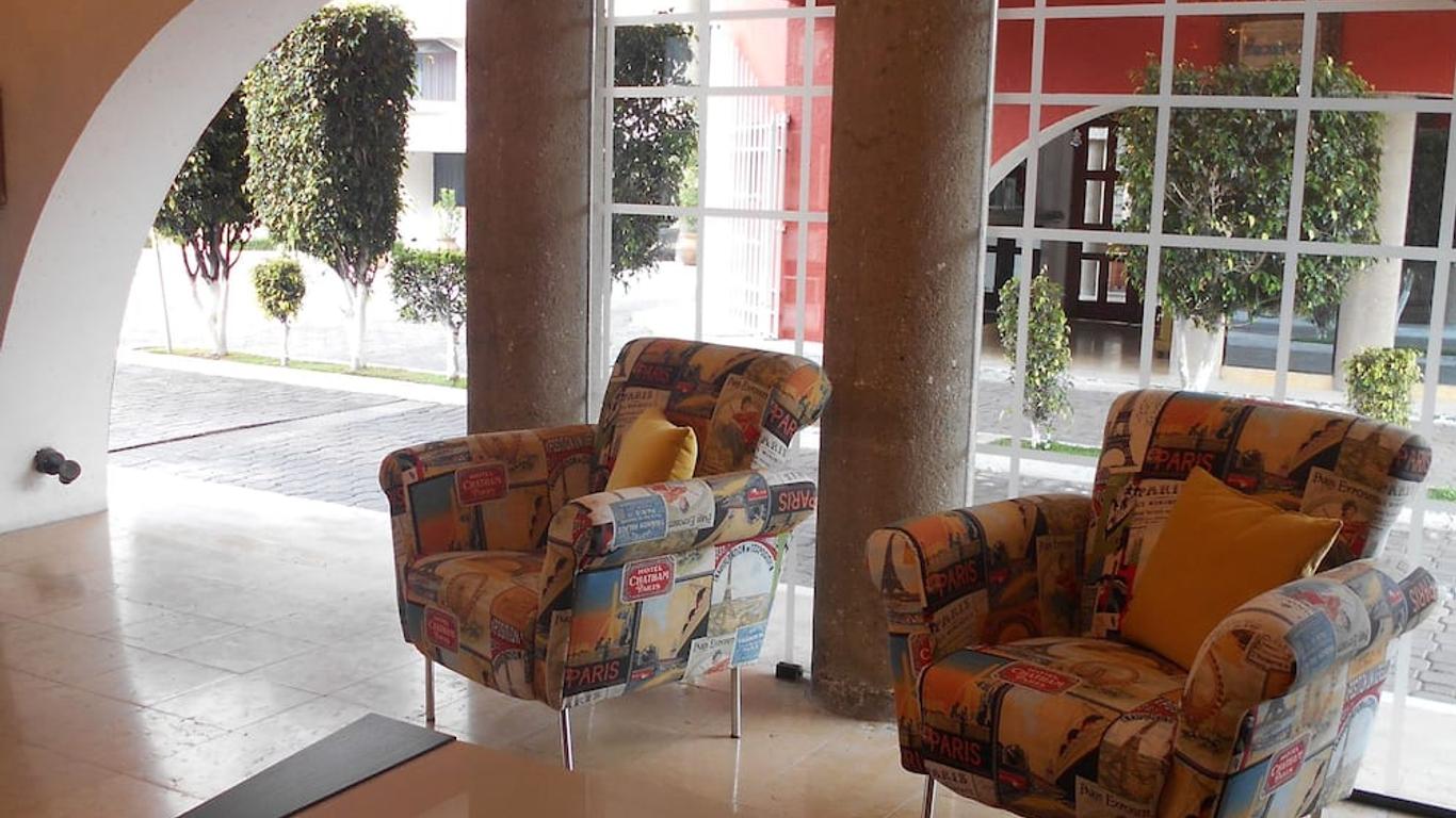 Hotel Puente Real