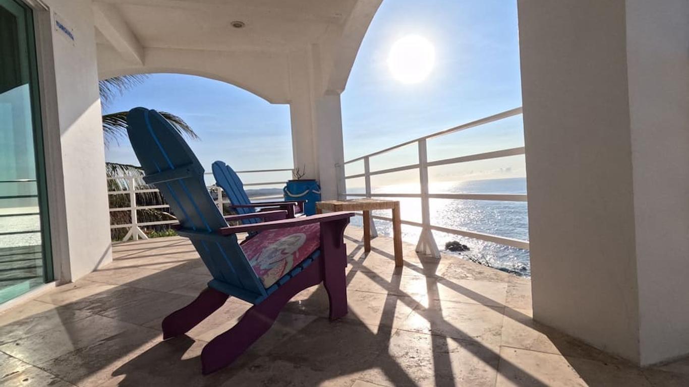 Hotel Luz de Mar ' right on the beach