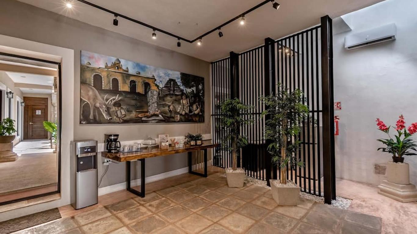 Hotel Colonial Zaci by GuruHotel