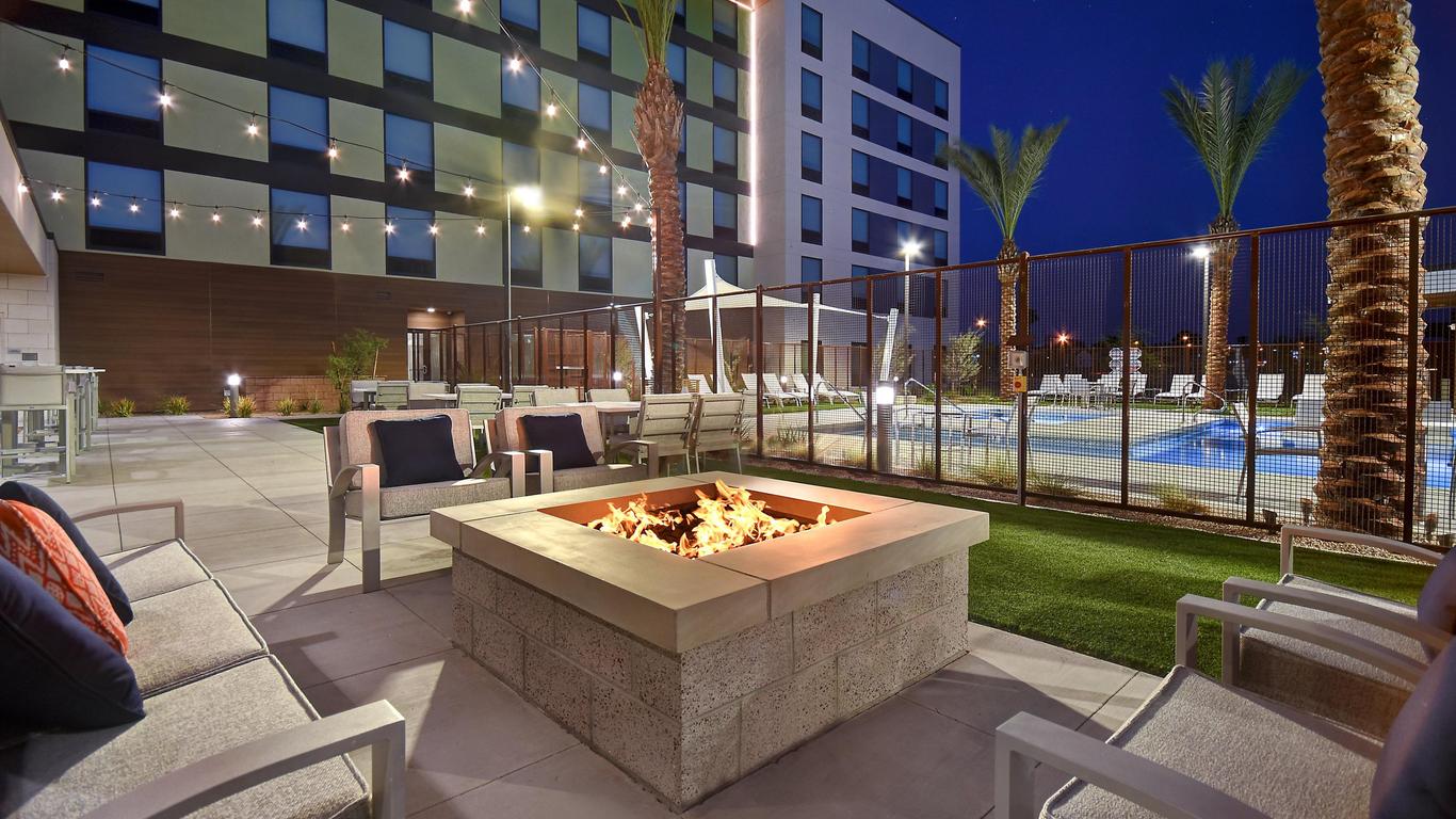 Hampton Inn & Suites Las Vegas Convention Center