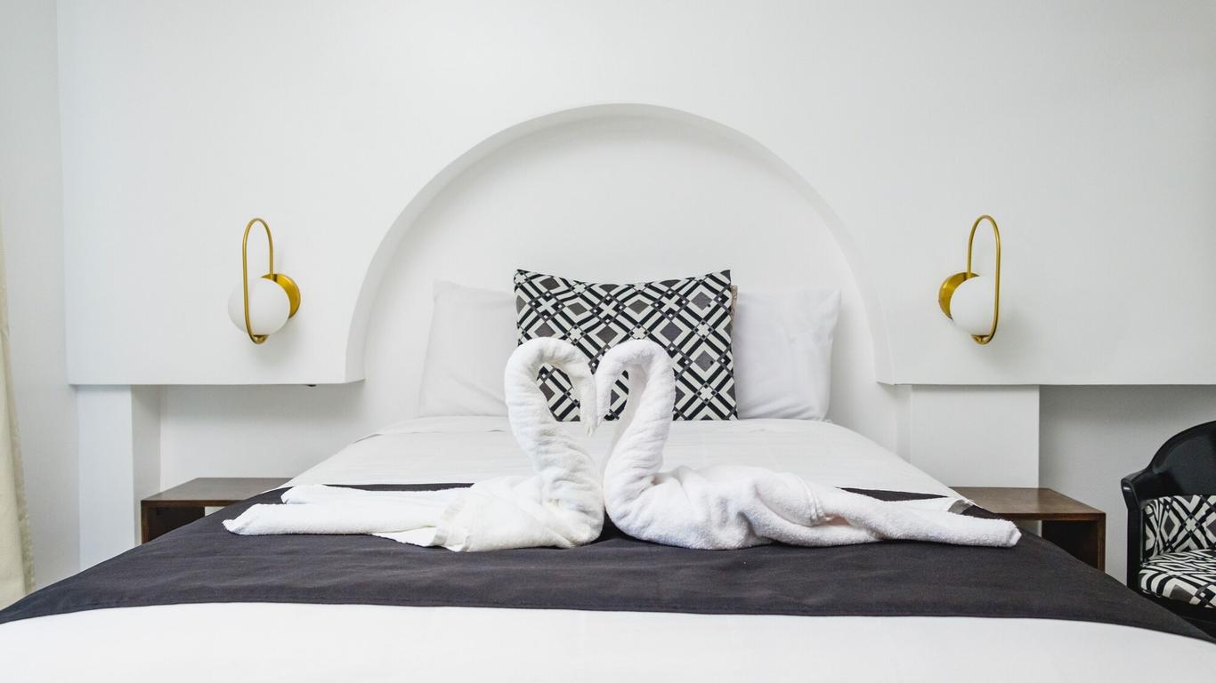 Hotel Revolucion