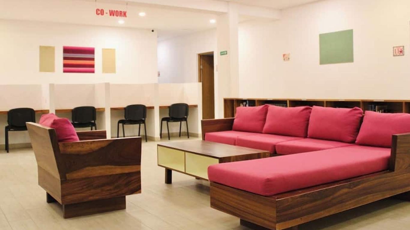 Nomads Party Hostel