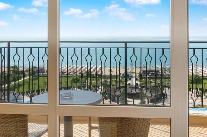 Dit Majestic Beach Resort